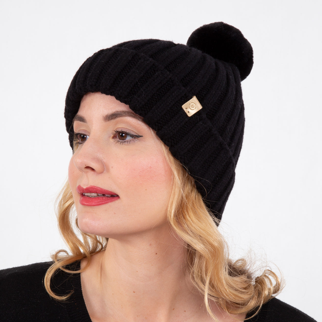 Bonnet Femme à pompon torsades Noir