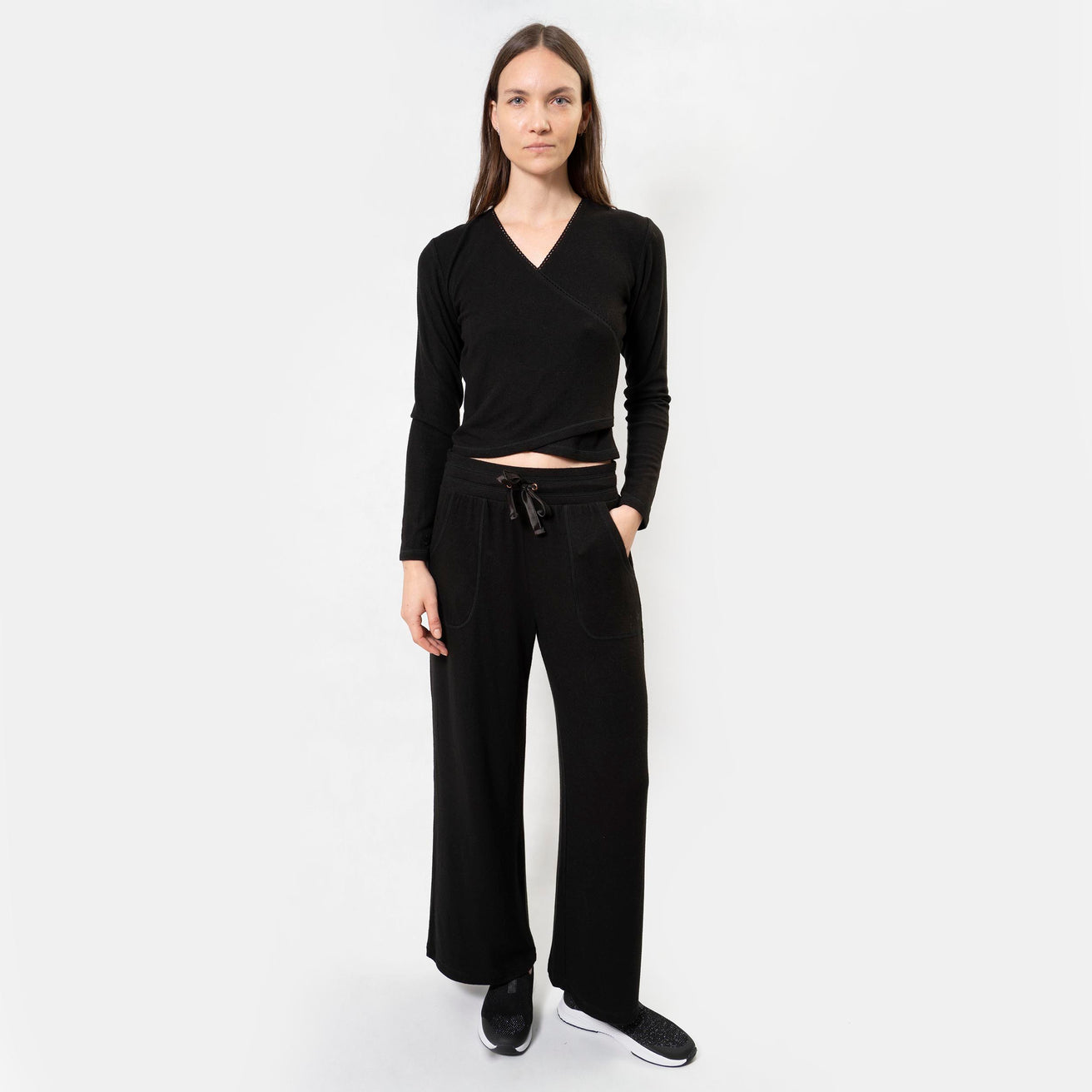 T-Shirt cache coeur Femme Noir