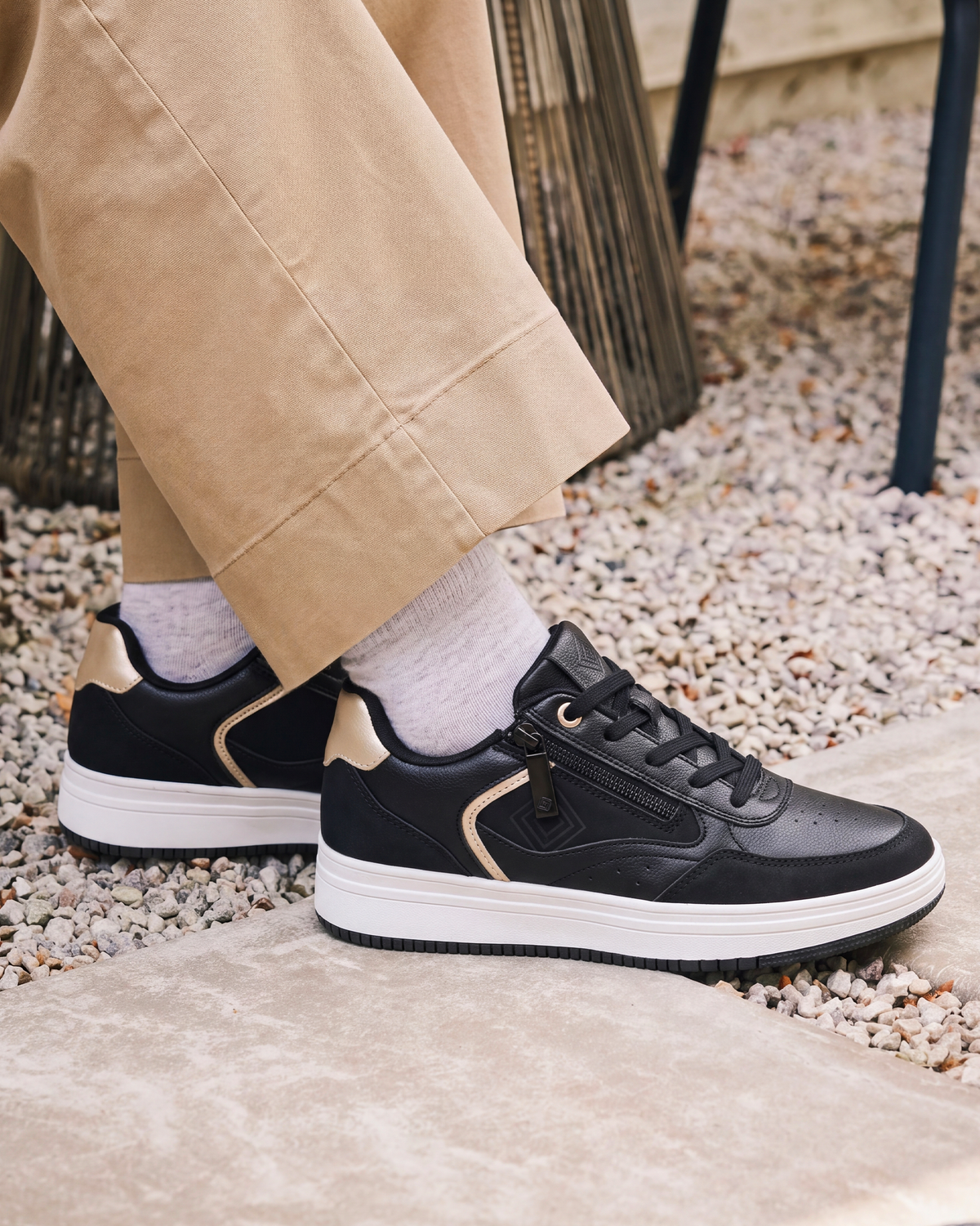 Baskets Femme détail zip Noir