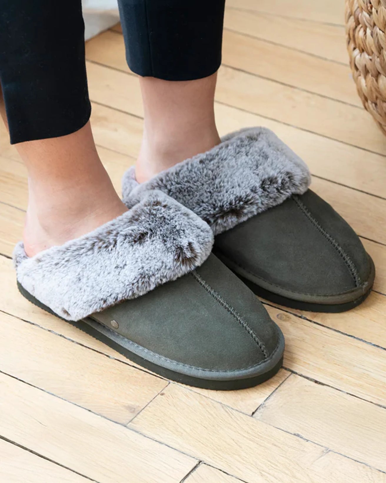 Chaussons mules en cuir Femme Kaki